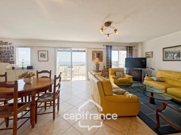 Appartement à vendre 4 pièces HYERES (83), Costebelle, Parc de la Luquette, Dernier étage, vue Mer. DOUBLE GARAGE.