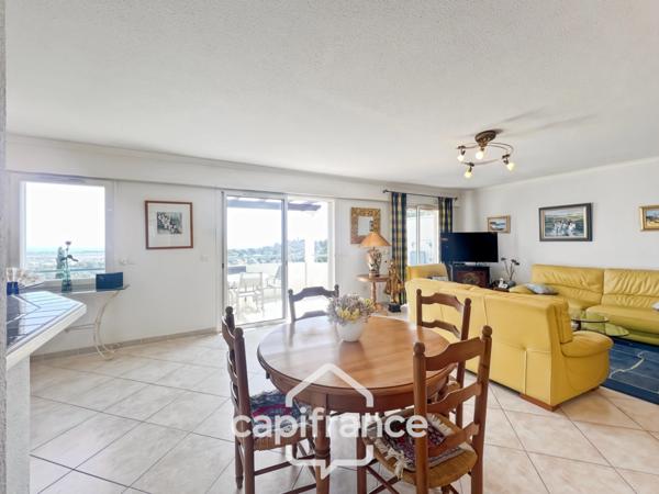 Appartement à vendre 4 pièces HYERES (83), Costebelle, Parc de la Luquette, Dernier étage, vue Mer. DOUBLE GARAGE.