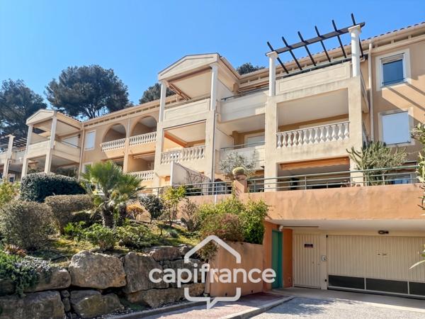 Appartement à vendre 4 pièces HYERES (83), Costebelle, Parc de la Luquette, Dernier étage, vue Mer. DOUBLE GARAGE.