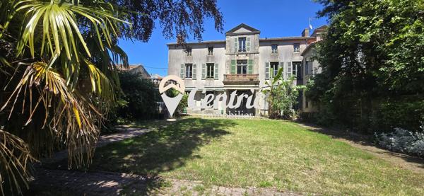 Maison bourgeoise Art Déco en plein cœur de Bressuire – charme, volumes et vue dégagée