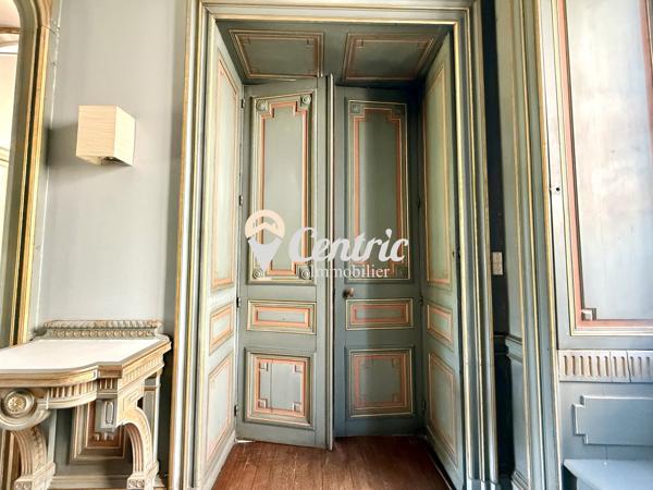 Maison bourgeoise Art Déco en plein cœur de Bressuire – charme, volumes et vue dégagée