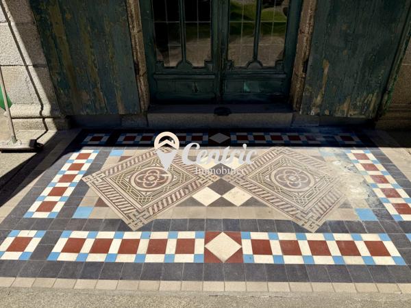 Maison bourgeoise Art Déco en plein cœur de Bressuire – charme, volumes et vue dégagée