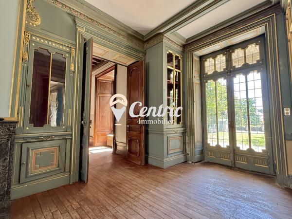 Maison bourgeoise Art Déco en plein cœur de Bressuire – charme, volumes et vue dégagée