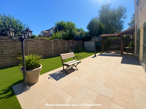 Maison Individuelle VAUREAL de 200* avec 4 chambres terrain 336 m2.