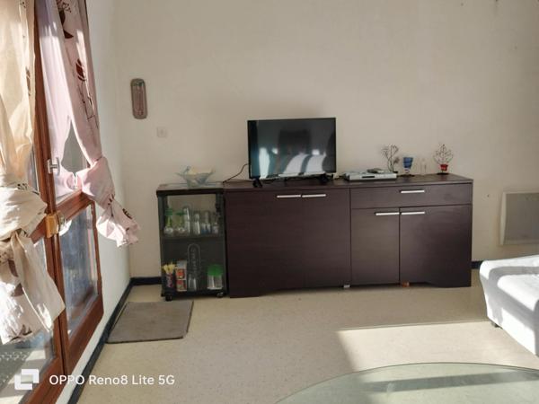 Appartement de 44m² en rez de Jardin avec terrasse , jardin privatif et cave