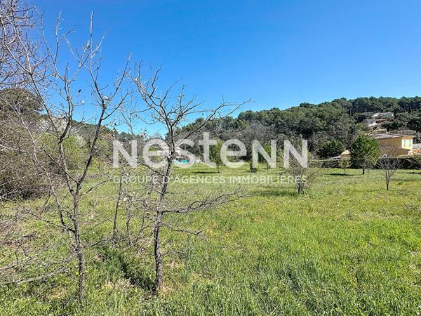 A VENDRE TERRAIN CONSTRUCTIBLE 700 m² LORGUES PROCHE VILLAGE