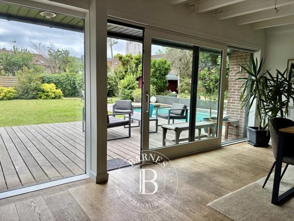 Villeneuve-d'Ascq, Maison 5 Chambres -  168 m² à vendre