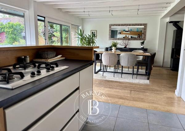 Villeneuve-d'Ascq, Maison 5 Chambres -  168 m² à vendre