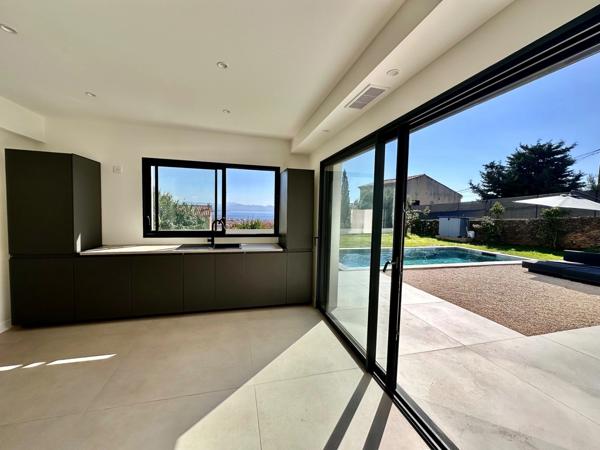 La Ciotat, Maison Contemporaine de 185m2 avec Piscine, Vue panoramique mer à 180°, sur terrain de 737m2