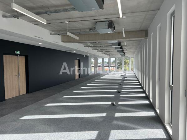 Bureaux neufs à louer au pied du métro - prestations haut de gamme