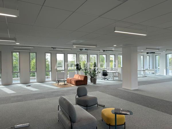 Bureaux neufs à louer au pied du métro - prestations haut de gamme
