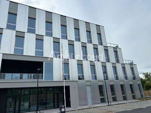 Bureaux neufs à louer au pied du métro - prestations haut de gamme