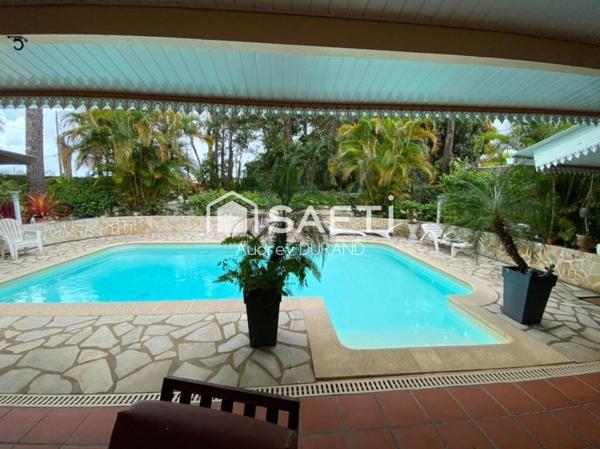 VILLA T5 AVEC PISCINE ET TERRASSE- QUARTIER LARIVOT