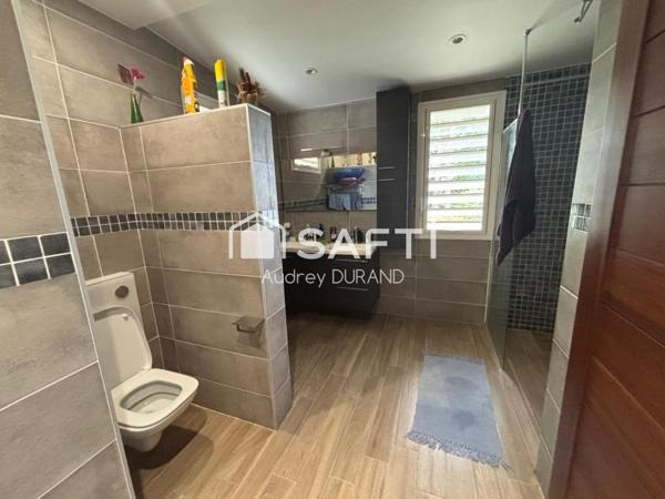 VILLA T5 AVEC PISCINE ET TERRASSE- QUARTIER LARIVOT