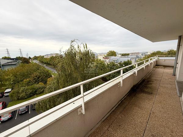 Appartement Cergy 4 pièce(s) 69 m2 €221 500 ** - Référence 2219