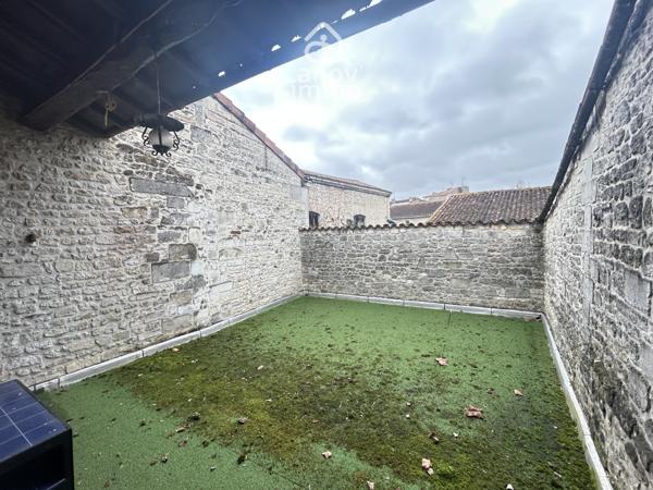Maison
                                                                                                                                                                                                                                                                                                                        10 pièce(s)                                                                                                                                                                                                          7 chambre(s)                                                                                                                                                                                                          350  m²