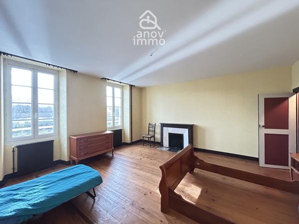 Maison
                                                                                                                                                                                                                                                                                                                        10 pièce(s)                                                                                                                                                                                                          7 chambre(s)                                                                                                                                                                                                          350  m²