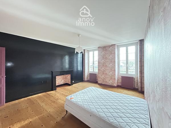 Maison
                                                                                                                                                                                                                                                                                                                        10 pièce(s)                                                                                                                                                                                                          7 chambre(s)                                                                                                                                                                                                          350  m²