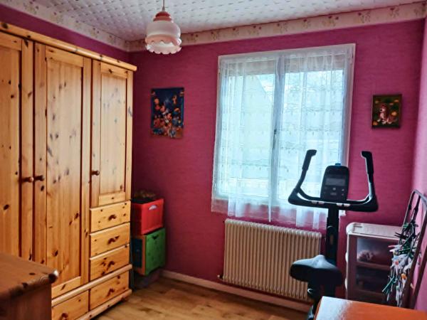 MAISON - F6  - PLAIN PIED POSSIBLE