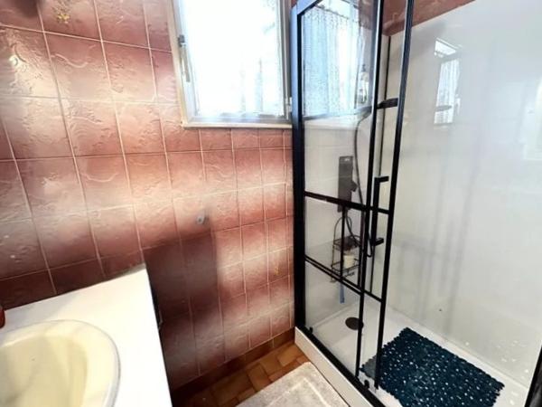 Maison lumineuse 5 chambres avec jardin, vie de plain-pied – Gare à pied