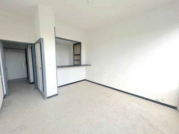 Appartement en rez de chaussée T1 bis avec terrasse