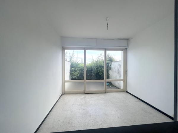 Appartement en rez de chaussée T1 bis avec terrasse