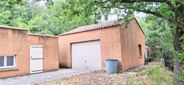 Villa de plain-pied, piscine et dépendance LE BOUSQUET D'ORB