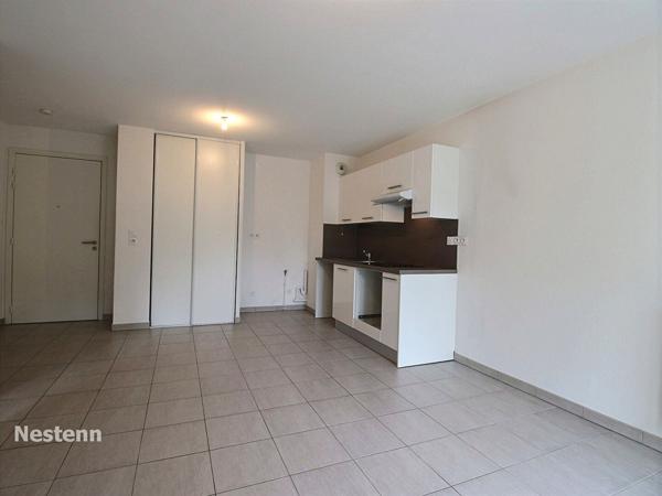 Appartement Avignon 2 pièce(s) 41.19 m2 proche remparts terrasse et parking
