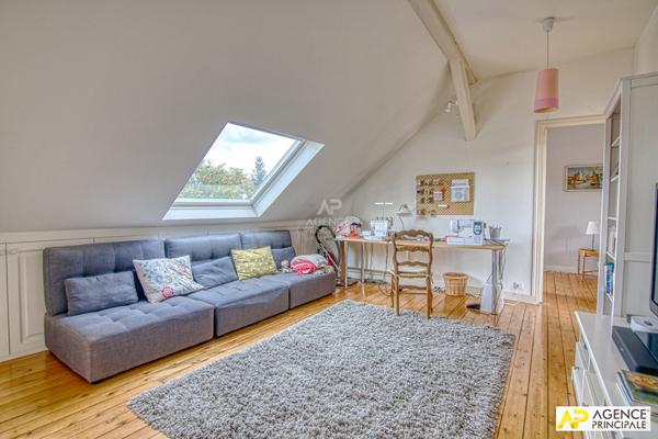 Versailles Montreuil Maison 10 pièces 267 m² au sol sur parcelle de 288 m² €2 075 000 ** - Référence 25867