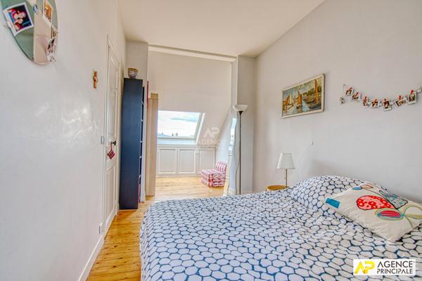 Versailles Montreuil Maison 10 pièces 267 m² au sol sur parcelle de 288 m² €2 075 000 ** - Référence 25867