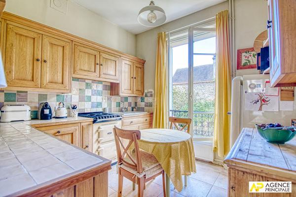 Versailles Montreuil Maison 10 pièces 267 m² au sol sur parcelle de 288 m² €2 075 000 ** - Référence 25867