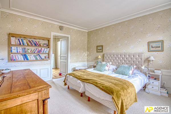 Versailles Montreuil Maison 10 pièces 267 m² au sol sur parcelle de 288 m² €2 075 000 ** - Référence 25867