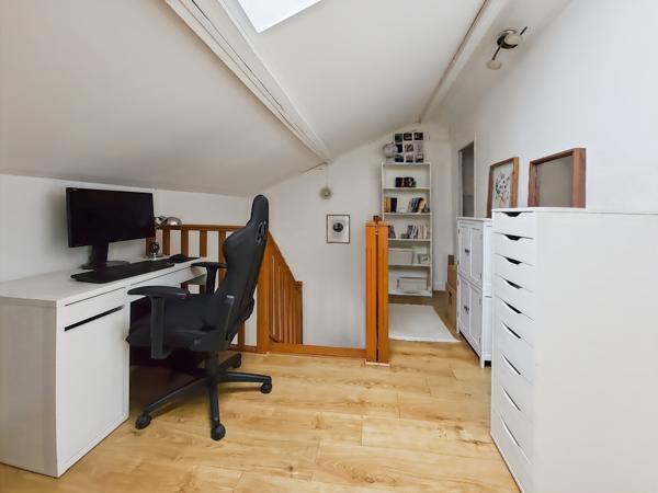 Longpont-sur-Orge (91310) Beau duplex de type F2 de 44 m2 utiles avec terrasse et jardin de 38 m2 exposés plein Sud +1 place de parking