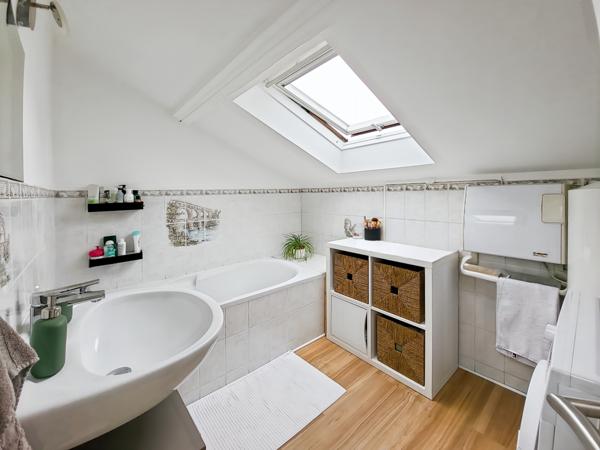 Longpont-sur-Orge (91310) Beau duplex de type F2 de 44 m2 utiles avec terrasse et jardin de 38 m2 exposés plein Sud +1 place de parking