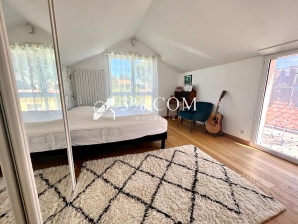 Maison 5 pièce(s) 4 chambre(s) 250 m²