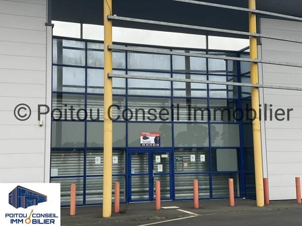 CELLULE COMMERCIALE DE 1185m2 SUR RETAIL DANS LA 1ERE ZONE COMMERCIALE NIORT CHAURAY