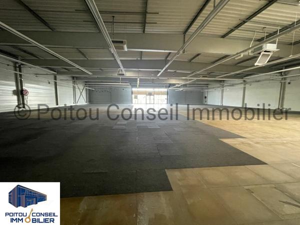 CELLULE COMMERCIALE DE 1185m2 SUR RETAIL DANS LA 1ERE ZONE COMMERCIALE NIORT CHAURAY