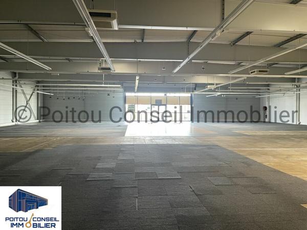 CELLULE COMMERCIALE DE 1185m2 SUR RETAIL DANS LA 1ERE ZONE COMMERCIALE NIORT CHAURAY