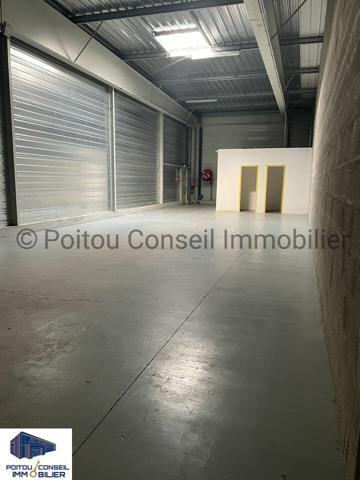CELLULE COMMERCIALE DE 1185m2 SUR RETAIL DANS LA 1ERE ZONE COMMERCIALE NIORT CHAURAY