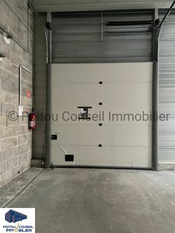 CELLULE COMMERCIALE DE 1185m2 SUR RETAIL DANS LA 1ERE ZONE COMMERCIALE NIORT CHAURAY