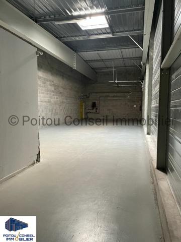 CELLULE COMMERCIALE DE 1185m2 SUR RETAIL DANS LA 1ERE ZONE COMMERCIALE NIORT CHAURAY