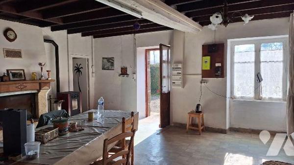 A Vendre à ST DENIS DE GASTINES (53500), en Mayenne.
Une maison d'habitation à rénover, compre...