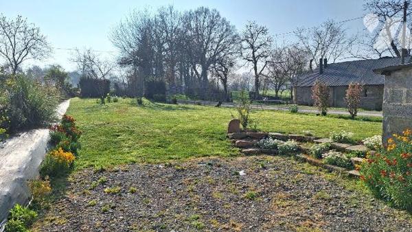 A Vendre à ST DENIS DE GASTINES (53500), en Mayenne.
Une maison d'habitation à rénover, compre...