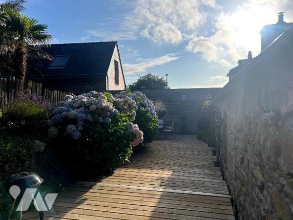 PORT de l'ABER WRAC'H. A proximité immédiate de la mer. Bien rare sur le marché. Magnifique lon...