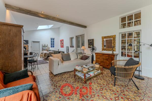 Maison à vendre    6 pièces •  Villeneuve-de-Berg