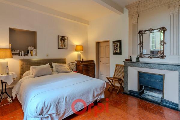 Maison à vendre    6 pièces •  Villeneuve-de-Berg