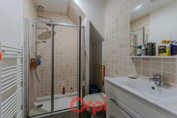 Maison à vendre    6 pièces •  Villeneuve-de-Berg