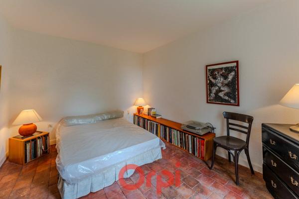 Maison à vendre    6 pièces •  Villeneuve-de-Berg