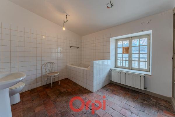 Maison à vendre    6 pièces •  Villeneuve-de-Berg