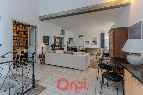 Maison à vendre    6 pièces •  Villeneuve-de-Berg